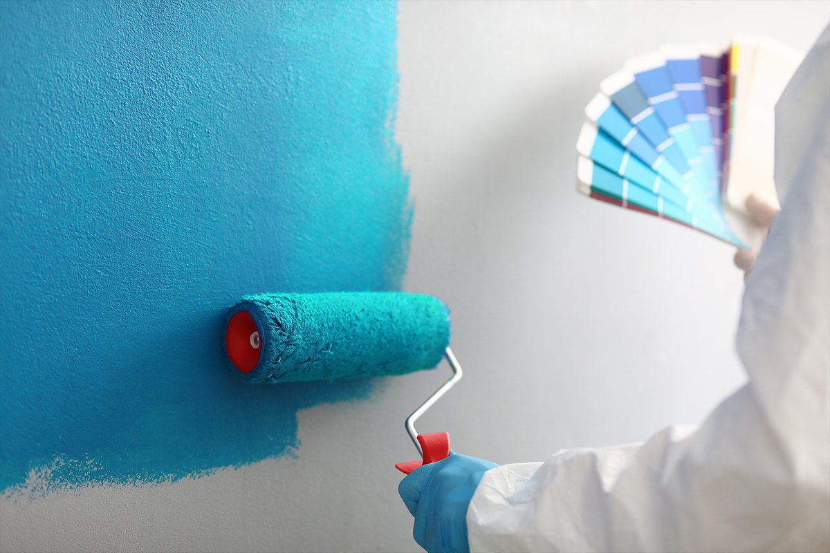 Wall Painting Services Miami | Skilled Painters for Your Home or Office Runika.pro contractor providing residential painting services in Miami, ensuring full coverage and sharp lines on a bedroom wall